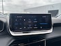 Peugeot 208 Hybrid 100 e-DCS6 Allure LED | 16" Lichtmetaal | Parkeersensoren Rondom | Carplay | Climate Control | Getinte ruiten. | Achterspoiler | Apple Carplay/Android Auto|telefoonintegratie premium | Armsteun voor