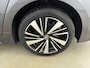 Toyota Corolla Touring Sports Hybrid 140 Dynamic | Apple Carplay / Android Auto | Stoelverwarming | Parkeersensoren voor/achter | Adaptive Cruise | Keyless | Clima | Camera | Full LED | 17 inch