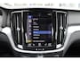Volvo V60 B3 164PK Automaat Core | Camera | Verw. Stoel- & stuurwiel | Pilot Assist | BLIS | DAB Audio |
