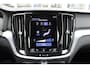 Volvo V60 B3 164PK Automaat Core | Camera | Verw. Stoel- & stuurwiel | Pilot Assist | BLIS | DAB Audio |