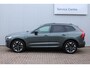 Volvo XC60 T6 Plug-in hybrid AWD Ultra Dark | Panoramadak | Luchtvering | Trekhaak | Head-up display | Verwarmbare voorstoelen, achterbank en stuurwiel | Premium audio by Harman Kardon | Adaptieve cruise control |