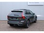 Volvo XC60 T6 Plug-in hybrid AWD Ultra Dark | Panoramadak | Luchtvering | Trekhaak | Head-up display | Verwarmbare voorstoelen, achterbank en stuurwiel | Premium audio by Harman Kardon | Adaptieve cruise control |