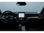 Volvo XC60 T6 Plug-in hybrid AWD Ultra Dark | Panoramadak | Luchtvering | Trekhaak | Head-up display | Verwarmbare voorstoelen, achterbank en stuurwiel | Premium audio by Harman Kardon | Adaptieve cruise control |