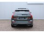 Volvo XC60 T6 Plug-in hybrid AWD Ultra Dark | Panoramadak | Luchtvering | Trekhaak | Head-up display | Verwarmbare voorstoelen, achterbank en stuurwiel | Premium audio by Harman Kardon | Adaptieve cruise control |