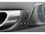 Volvo XC60 2.0 T6 Plug-in hybrid AWD R-Design Pano Trekhaak Harman Kardon Stoelverwarming 21"