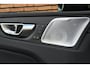 Volvo XC60 T8 Plug-in hybrid AWD Ultra Black Edition | Eerste registratie sept. 2026 | Luchtvering | Bowers & Wilkins | Panoramisch-/ schuifkanteldak | Geventileerde voorstoelen | Massagefunctie voorstoelen | 22 inch. lichtmetalen velgen | Extra getint glas | 360 graden camera | Elektrische voorstoelen met geheugenfunctie | Head-up display | Stoel-/stuurwielverwarming | Verwarmde achterbank | Adaptieve cruise control | BLIS