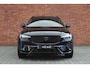 Volvo XC60 T8 Plug-in hybrid AWD Ultra Black Edition | Eerste registratie sept. 2026 | Luchtvering | Bowers & Wilkins | Panoramisch-/ schuifkanteldak | Geventileerde voorstoelen | Massagefunctie voorstoelen | 22 inch. lichtmetalen velgen | Extra getint glas | 360 graden camera | Elektrische voorstoelen met geheugenfunctie | Head-up display | Stoel-/stuurwielverwarming | Verwarmde achterbank | Adaptieve cruise control | BLIS
