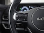 Kia Sportage 1.6 T-GDi Hybrid DynamicPlusLine Automaat (PANORAMADAK, STOEL/STUURVERWARMING, APPLE CARPLAY, GROOT NAVI, ADAPTIVE CRUISE, LEDER, GETINT GLAS, SPORTSTOELEN, KEYLESS, SFEERVERLICHTING, NIEUWSTAAT)