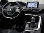Peugeot 5008 1.2 PureTech GT-Line 7 Persoons (PANORAMADAK, APPLE CARPLAY, LEDER, STOELVERWARMING, 360 CAMERA, DRIVE SELECT, KEYLESS, GETINT GLAS, NIEUWSTAAT)