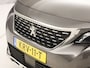 Peugeot 5008 1.2 PureTech GT-Line 7 Persoons (PANORAMADAK, APPLE CARPLAY, LEDER, STOELVERWARMING, 360 CAMERA, DRIVE SELECT, KEYLESS, GETINT GLAS, NIEUWSTAAT)