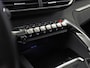 Peugeot 5008 1.2 PureTech GT-Line 7 Persoons (PANORAMADAK, APPLE CARPLAY, LEDER, STOELVERWARMING, 360 CAMERA, DRIVE SELECT, KEYLESS, GETINT GLAS, NIEUWSTAAT)