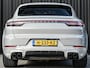 Porsche Cayenne Coupé 3.0 E-Hybrid | Sport Design | NL-Auto | Carbon Dak | Alcantara Hemel | Carbon Interieur | Luchtvering | Camera | Stuur- Stoelverwarming | Memory Seat | Soft Close | HIFI | Trekhaak |