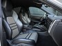 Porsche Cayenne Coupé 3.0 E-Hybrid | Sport Design | NL-Auto | Carbon Dak | Alcantara Hemel | Carbon Interieur | Luchtvering | Camera | Stuur- Stoelverwarming | Memory Seat | Soft Close | HIFI | Trekhaak |