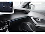 Peugeot e-2008 EV GT 54 kWh 94,44% SOH | Alcantara | Elektr. Stoelen | Navigatie | Stoelverwarming | Climate Control | Achteruitrijcamera | !!