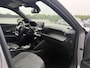 Peugeot e-2008 EV Allure 54 kWh Navigatie | Camera | Stoelverwarming | Climate Control | LED SOH 95.5 %