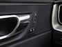 Volvo XC60 2.0 T8 Twin Engine AWD Inscription Automaat 407Pk (PANORAMADAK, APPLE CARPLAY, CAMERA, STUUR/STOELVERWARMING, MEMORY SEAT, GETINT GLAS, NIEUWE APK, NIEUWSTAAT)