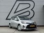 Toyota Yaris 1.5 Hybrid Aspiration Bi-Tone 2e Eigenaar|Clima|Cruise|Trekhaak|Elektr. Ramen|APK tot 06-2027