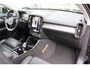 Volvo XC40 T3 164PK Automaat Inscription | Styling Kit | 360 Camera | 21" LM Velgen | Verw. Voorstoelen & Achterbank | H&K Audio |