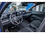 Volkswagen T-Roc 1.5 eTsi R-Line First Edition | Adaptive Cruise control | Matrix koplamen | Elektrisch bedienbare achterklep | Stoelverwarming | Achteruitrijcamera | Appelcarplay/Android auto | Achteruitrijcamera | Cruise control adaptief | Full-LED koplampen