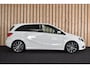 Mercedes-Benz B-klasse 200 Ambition Automaat 156pk Bi-xenon Clima Cruise Stoelverw. 18" + Nwe APK
