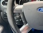 Ford Focus 1.6 Titanium LEER NAVI CLIMA TREKHAAK APK