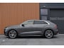 Audi Q8 55 TFSI e Quattro | Luchtvering | Trekhaak | B&O | Leer | 360 camera | 22"