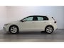 Volkswagen Golf 1.0 TSI 110pk Life Sfeerverlichting Parkeersensoren Adaptive Cruise Trekhaak