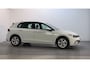 Volkswagen Golf 1.0 TSI 110pk Life Sfeerverlichting Parkeersensoren Adaptive Cruise Trekhaak