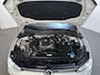 Volkswagen Golf 1.0 TSI 110pk Life Sfeerverlichting Parkeersensoren Adaptive Cruise Trekhaak
