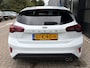 Ford Focus 1.0 Hybrid 125 PK ST Line | NAVIGATIE + APPLE CARPLAY/ANDROID AUTO| PARKEERSENSOREN V+A| FULL LED| KEYLESS START| SPORTSTOELEN| 17" LM-VELGEN| LENDESTEUNEN VERSTELBAAR| DAB| DEALER ONDERHOUDEN|