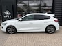 Ford Focus 1.0 Hybrid 125 PK ST Line | NAVIGATIE + APPLE CARPLAY/ANDROID AUTO| PARKEERSENSOREN V+A| FULL LED| KEYLESS START| SPORTSTOELEN| 17" LM-VELGEN| LENDESTEUNEN VERSTELBAAR| DAB| DEALER ONDERHOUDEN|