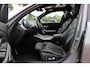 BMW 3-Serie Touring 330e / SoH 88,5% / Trekhaak / Panoramadak / Camera / Head-up / 18'' / Keyless / Laser LED / Sfeerverlichting / Stoelverwarming / Dodehoek / DAB / ACC