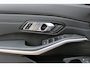 BMW 3-Serie Touring 330e / SoH 88,5% / Trekhaak / Panoramadak / Camera / Head-up / 18'' / Keyless / Laser LED / Sfeerverlichting / Stoelverwarming / Dodehoek / DAB / ACC