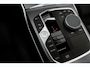 BMW 3-Serie Touring 330e / SoH 88,5% / Trekhaak / Panoramadak / Camera / Head-up / 18'' / Keyless / Laser LED / Sfeerverlichting / Stoelverwarming / Dodehoek / DAB / ACC