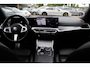 BMW 3-Serie Touring 330e / SoH 88,5% / Trekhaak / Panoramadak / Camera / Head-up / 18'' / Keyless / Laser LED / Sfeerverlichting / Stoelverwarming / Dodehoek / DAB / ACC