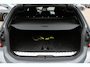 BMW 3-Serie Touring 330e / SoH 88,5% / Trekhaak / Panoramadak / Camera / Head-up / 18'' / Keyless / Laser LED / Sfeerverlichting / Stoelverwarming / Dodehoek / DAB / ACC