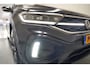 Volkswagen T-Roc 1.5 TSI 150pk R-Line Aut. [ Winterpakket Virtual Navi Apple/Android ]
