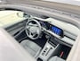 Volkswagen Golf 1.5 eTSI R-Line |PANO|ADAPTIVE|CARPLAY|STOEL+STUURVERW|DEALER ONDERHOUDEN|