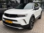 Opel Mokka 1.2 Turbo 130PK AUTOMAAT Ultimate | LEDER MET MASSAGE| MATRIX LED| ADAPTIEVE CRUISE CONTROL| STOEL EN STUURVERWARMING| DODEHOEK DETECTIE| KEYLESS ENTRY & START| NAVIGATIE + APPLE CARPLAY/ANDROID AUTO| CAMERA + PARKEERSENSOREN| EERSTE EIGENAAR| DEALER ONDERHOUDEN|