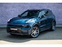 Lynk & Co 01 1.5 Plug-in Hybrid | PHEV | Donkere Hemelbekleding | Panoramadak | 360 Graden Camera | Parkeersensoren | Infinity Audio | Keyless Entry | Elektrische Achterklep | Elektrisch Verstelbare Stoel | LED Koplampen | Cruise Control Adaptief | Dodehoekdetectie | Stoelverwarming | Navigatie | Apple Carplay  | Android Auto