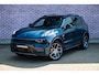 Lynk & Co 01 1.5 Plug-in Hybrid | PHEV | Donkere Hemelbekleding | 360 Graden Camera | Infinity Audio | Panoramadak | Keyless Entry | Elektrische Achterklep | Cruise Control Adaptief | Navigatie | Apple Carplay | Android Auto | Lichtmetalen Velgen 20 inch