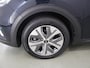 Kia Niro EV e-Niro ExecutiveLine 64 kWh | Schuifdak | Stoel/Stuurverwarming | Adaptieve Cruise Control | Leder | JBL Audio | Achteruitrijcamera | Memory seats |