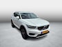 Volvo XC40 2.0 T4 Inscription | Trekhaak | Panoramadak | 360 Graden Camera | Parkeersensoren | Keyless Entry | Elektrische Achterklep | Elektrisch Verstelbare Voorstoelen | Stoelverwarming | Cruise Control Adaptief | BLIS | Navigatie