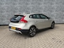 Volvo V40 Cross Country 1.5 T3 Nordic+ | Panoramadak | Achteruitrijcamera | Parkeersensoren | Lederen Bekleding | All-Season Banden | Lichtmetalen Velgen 18 inch | Alarm | Keyless Entry | LED Koplampen | Stoelverwarming | Navigatie | High Performance Audio