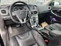 Volvo V40 Cross Country 1.5 T3 Nordic+ | Panoramadak | Achteruitrijcamera | Parkeersensoren | Lederen Bekleding | All-Season Banden | Lichtmetalen Velgen 18 inch | Alarm | Keyless Entry | LED Koplampen | Stoelverwarming | Navigatie | High Performance Audio