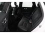 Volvo XC60 B5 Black Pack | Trekhaak 2300KG! | Camera | Adaptive Cruise | BLIS | Stoelverwarming | Verwarmbare Voorruit | CarPlay/Android Auto
