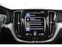 Volvo XC60 B5 Black Pack | Trekhaak 2300KG! | Camera | Adaptive Cruise | BLIS | Stoelverwarming | Verwarmbare Voorruit | CarPlay/Android Auto
