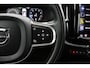 Volvo XC60 B5 Black Pack | Trekhaak 2300KG! | Camera | Adaptive Cruise | BLIS | Stoelverwarming | Verwarmbare Voorruit | CarPlay/Android Auto
