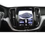 Volvo XC60 B5 Black Pack | Trekhaak 2300KG! | Camera | Adaptive Cruise | BLIS | Stoelverwarming | Verwarmbare Voorruit | CarPlay/Android Auto