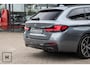 BMW 5-Serie Touring 540i xDrive M-Sport | M-Stoelen! | Pano | Trekhaak
